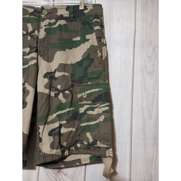 FreeWorld Shorts Men's 36 Camouflage Cargo Khakis‎ - Picture 3 of 7